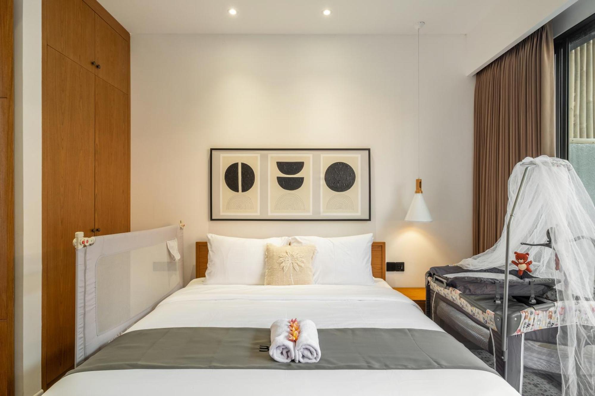 4br New Luxe 350m To I Kids Free I Living Panoramic Windows I Ac I 9 Meters Pool